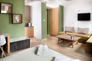 Quadraple Room (2 Adults + 2 Children)