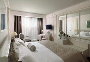 Deluxe Acropolis Room